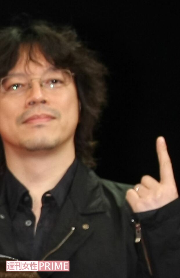 '08年から公開された『20世紀少年』の舞台挨拶。浦沢の左手薬指には結婚指輪がキラリ。Aさんはただの