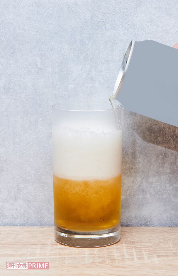 （2）泡がひいたら注ぐ　撮影／山田智絵