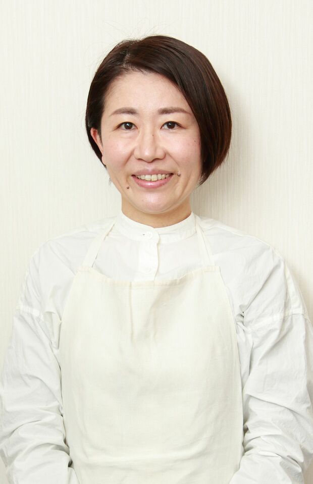 高山かづえさん●料理研究家。ワインソムリエ。書籍、雑誌、広告を中心に活躍中。簡単においしく華やかに作れるレシピを提案。紹介した料理が「わが家の定番になりました！」と言われることが一番うれしい。