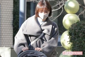 12月25日、自宅近所の公園に娘を連れて現れた篠田麻里子