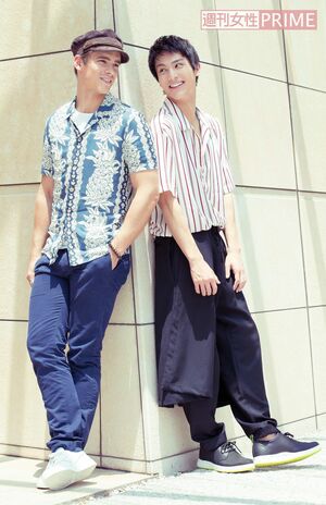 左からブレントン・スウェイツ、中川大志　撮影／伊藤和幸