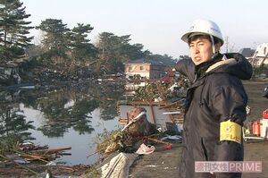 東日本大震災で宮城・東松島を取材する笠井さん