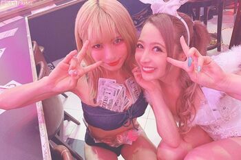 (写真左から)めいさん、ティファニーさん