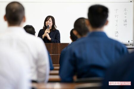 東北少年院にて。後方で職員らが見守る中、講演会が行われた 撮影／齋藤周造
