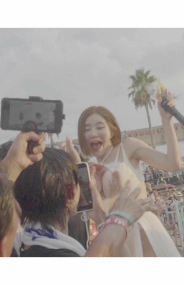 観客に胸を触られたことを訴えたDJ SODA(本人のツイッターより)