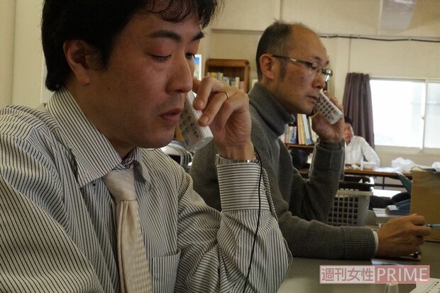 ジャパンユニオンによる電話相談の様子。店舗閉鎖や倒産の連鎖が危ぶまれる