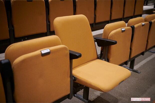 ここが天皇陛下が座られた椅子　撮影／山田智絵