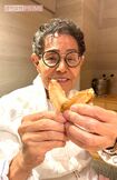 友達とワイワイ楽しく食べて、いつも以上に食欲がわいた加トちゃん。カニおいしかったね　撮影／加藤綾菜