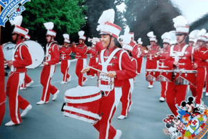 ディズニーランドで全国の高校生が集まりマーチングする企画がありました。娘は勉強以外に、バスケや鼓笛隊なども一生懸命でした