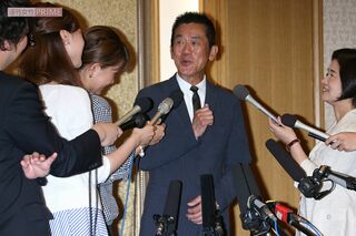 2016年、自身の不倫を謝罪した三遊亭円楽さん。爆笑会見となった