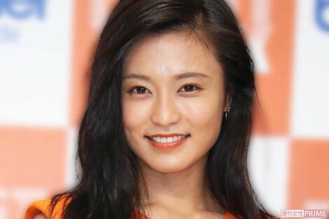 小島瑠璃子、ド派手な金髪の最新近影に「眉毛の主張がすごい」「垢抜けてない」イメチェン後の姿が賛否