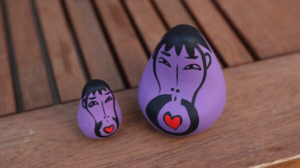 エベレストチャレンジの出資を募ったとき、協力してくれた方へのお礼の品として誕生した「なすび小法師」