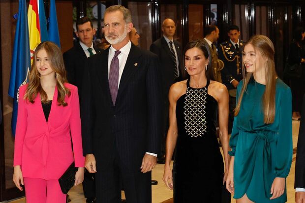 スペイン国王ご一家。左から順に、レオノール王女、フェリペ国王、レティシア王妃、ソフィア王女（スペイン王室公式Twitterより）