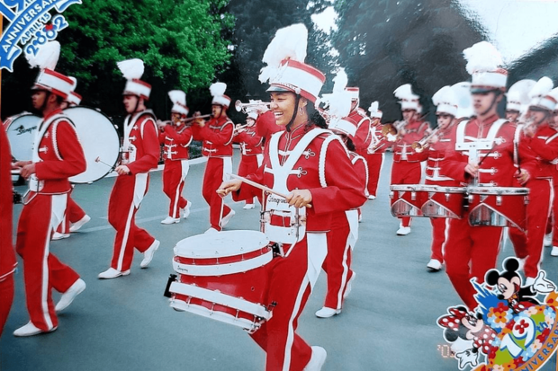 ディズニーランドで全国の高校生が集まりマーチングする企画がありました。娘は勉強以外に、バスケや鼓笛隊なども一生懸命でした