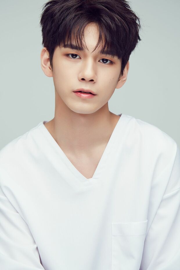 オン・ソンウ　（c）CJDigitalMusicAllrightsreserved.（c）2017PONYCANYONINC.