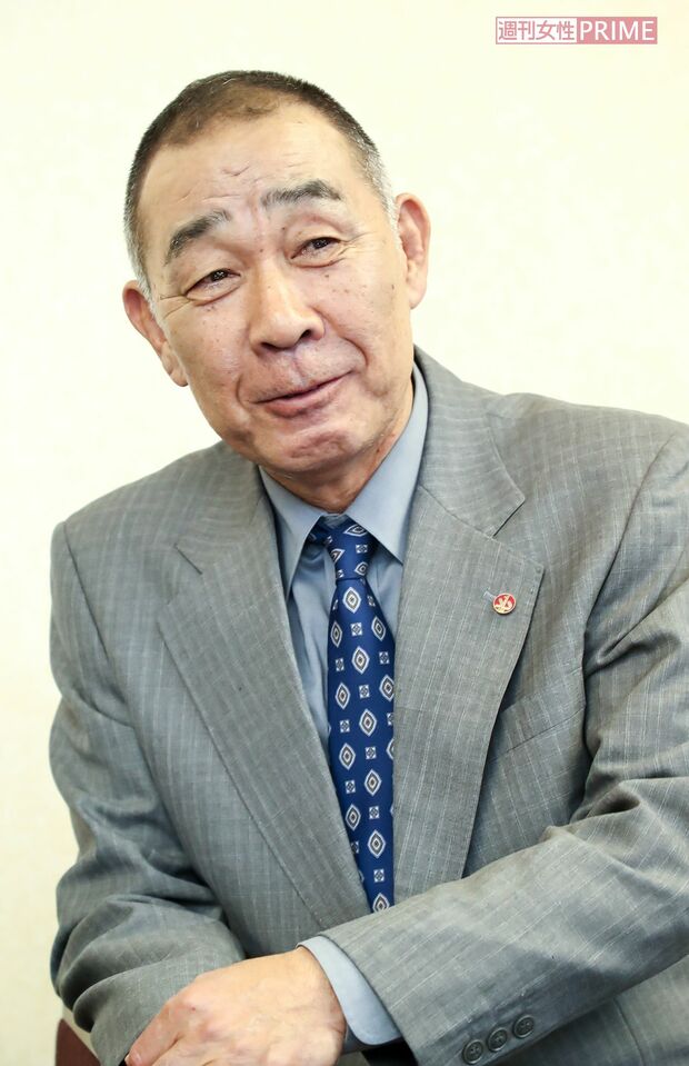 でんでん／1950年1月23日生まれ。福岡県出身。30歳のときに『お笑いスター誕生』をきっかけに芸能界入り。映画『冷たい熱帯魚』『ヒミズ』『清須会議』、ドラマ『あまちゃん』『ど根性ガエル』ほか多数出演。映画『たたら侍』（5月20日）、『忍びの国』（7月1日）、『獣道』（7月15日）、『あゝ、荒野』（10月7日前篇、10月21日後篇）が公開