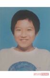 小学校時代の眞壁佳一容疑者(卒業アルバムより)