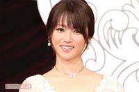 深田恭子が交際順調をアピール、飲み会に着てきた「亀梨ファッション」