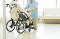全国27万人がターゲット!月に6.8万円の負担増も、介護のお金「爆上がり」の悲劇