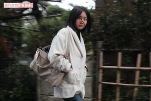 昨年11月、出産を終えて軽い足取りで自宅へと戻る御伽