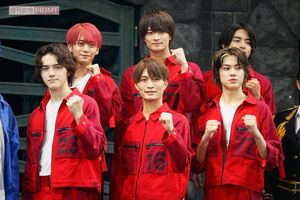 舞台『少年たち』に出演する美少年（2022年）