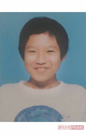 小学校時代の眞壁佳一容疑者(卒業アルバムより)