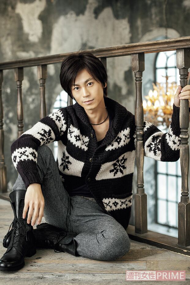 '10年10月。アルバム『演歌名曲コレクション13～虹色のバイヨン～』をリリース。「最近、習字を始めました。これまで自己流だったんですけど、もっときれいに書けるようになりたいと思って」　撮影／廣瀬靖士、週刊女性写真班