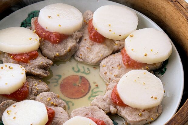 豚ヒレ肉の梅蒸し