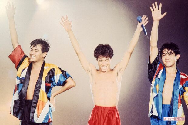 人気絶頂の中、後楽園球場（中止）、ナゴヤ球場（8/14）、大阪球場（8/28）の3球場でのライブをもって解散。濃密な4年間を、サンキュー!（'83年8月）