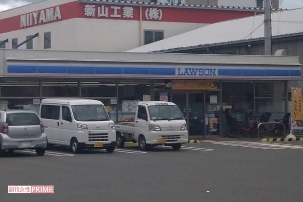 警官が容疑者に職務質問をしたコンビニ