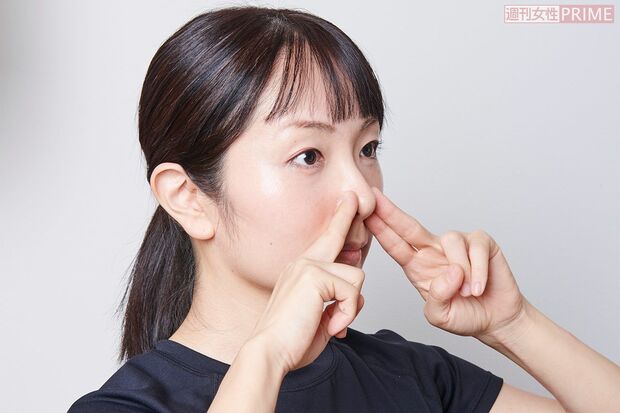 ほぐしトレ1：くるくるマッサージ　撮影／山田智絵