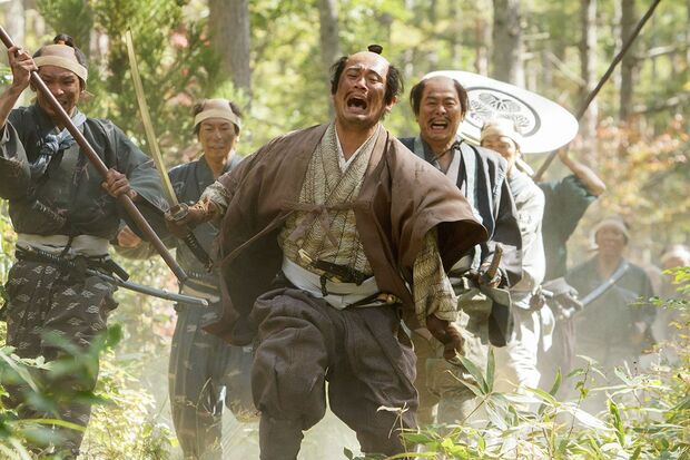 伊賀越えする家康　(C)NHK