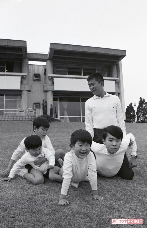 1970年、石原慎太郎さんと息子4人