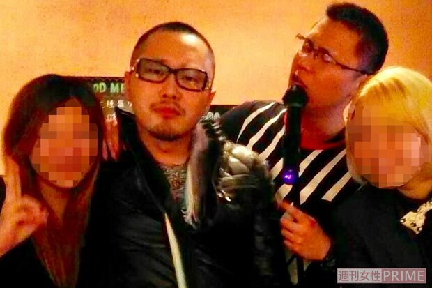 左から極妻のユキさん、山中組長、佐々木被告（ユキさん提供）