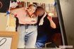 '19年には同窓会で肩を組み笑顔で写真撮影も