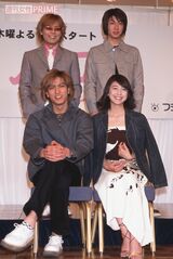 ドラマ『ムコ殿』で共演した長瀬智也、竹内結子、相葉雅紀、つんく♂（'01年4月）。長瀬扮する桜庭裕一郎が歌った『ひとりぼっちのハブラシ』もヒットした