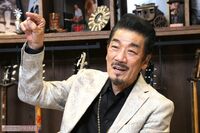宇崎竜童、“伝説のアイドル”山口百恵さんのヒット曲を妻・阿木燿子と量産、引退を聞いたときは「やっとプ…