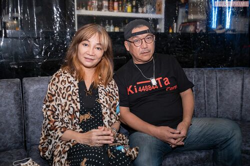 同世代のふたり。子育てや老後など話はつきなかった　撮影：齋藤周造