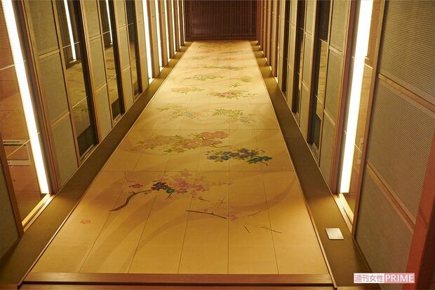 こちらが12階まで続く加賀友禅　撮影／山田智絵