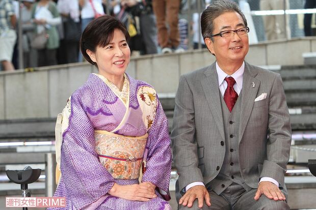 '13年のイベントでは、夫の大和田と楽しげな様子だった