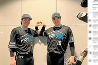 日本ハムファイターズ対ソフトバンクホークスの試合で黒ユニフォームが被る珍事に「やっぱりオレンジよ」か…