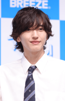 永野芽郁を守る姿がかっこいいと話題になった道枝駿佑(なにわ男子)