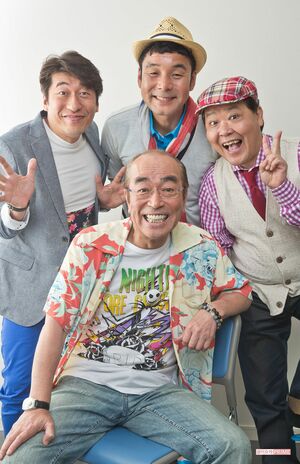 2013年5月30日、志村けん一座 第8回公演『志村魂』のインタビューで（全身バージョン）　撮影/廣瀬靖士