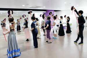 本物と同じ長さのリボンをつけたシャンシャンでフィナーレを満喫！