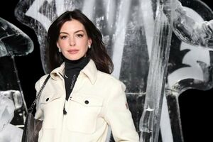 41歳になっても変わらない美貌が注目されるアン・ハサウェイ(公式インスタグラムより)