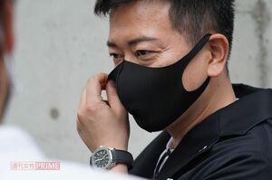 直撃を受ける宮迫博之（2021年7月）