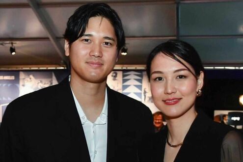 大谷翔平、優勝パレードで真美子夫人との“イチャイチャ姿”が話題「爆笑シーン」の裏にあった“求婚事件”