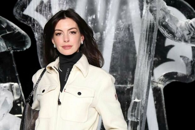 41歳になっても変わらない美貌が注目されるアン・ハサウェイ（公式インスタグラムより）