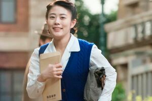 五反田役の及川光博は主人公・常子（高畑充希）を有名アニメの主人公にたとえる　（C）NHK