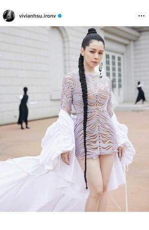 アラフィフでも圧巻スタイルのビビアン・スー(本人インスタグラムより)